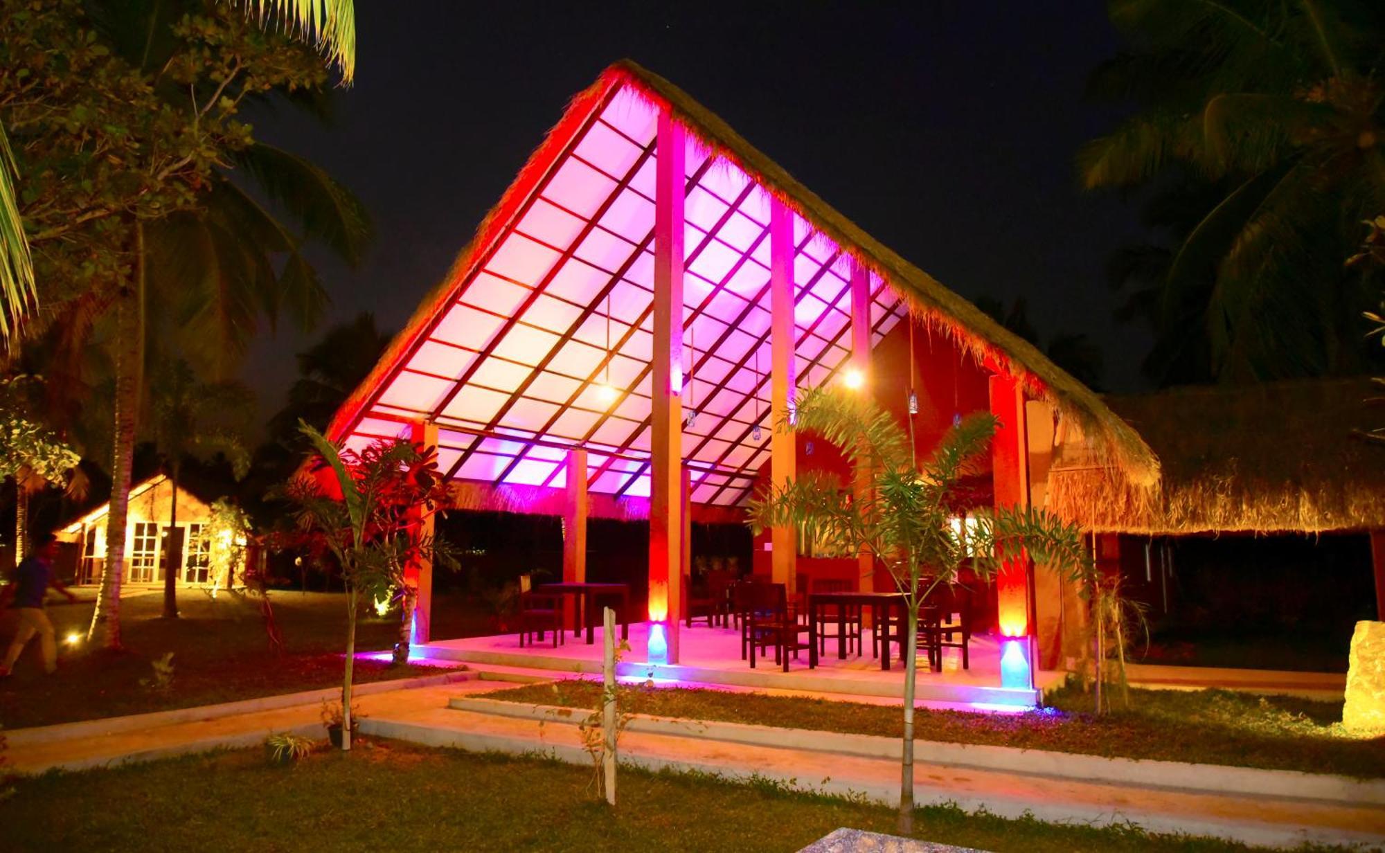 Coco Village Hotel Chilaw Luaran gambar
